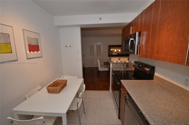 Building Photo - 401 69th St