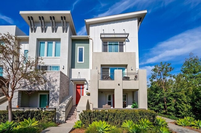 Primary Photo - Beautiful, Modern 3BR/3.5BA Condo in the H...