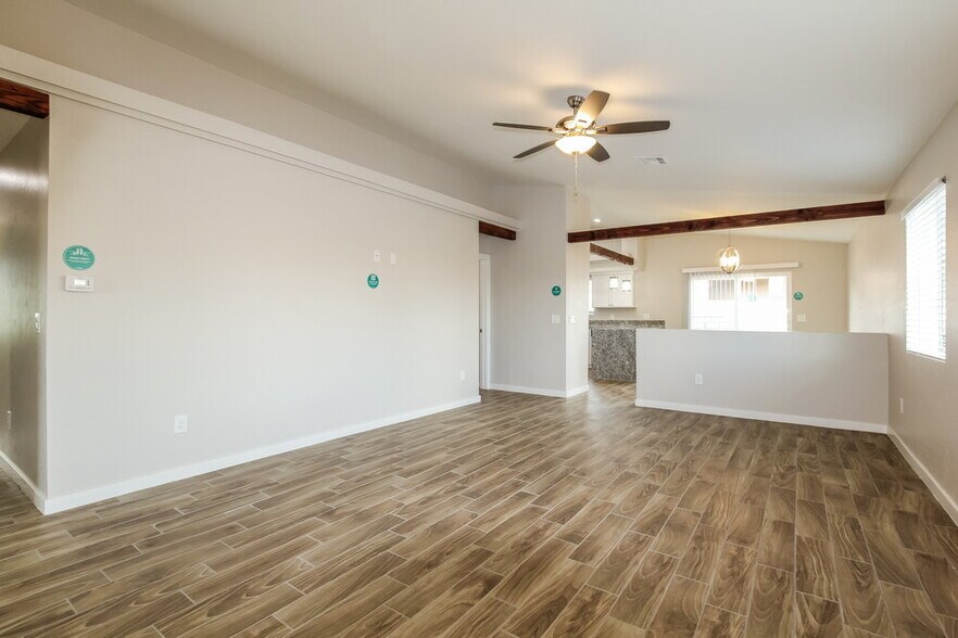 Building Photo - 8902 W Monroe St