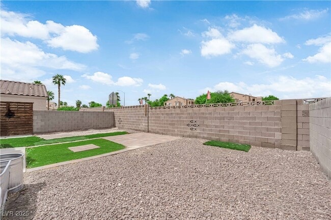Building Photo - 340 Rancho Del Norte Dr