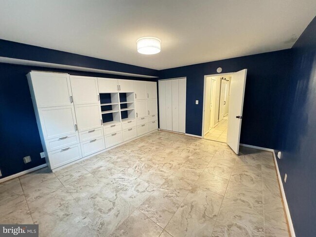 Building Photo - 241 G St SW