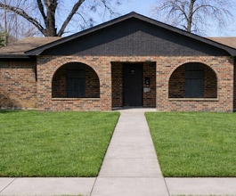 Building Photo - 528 W Kellis St