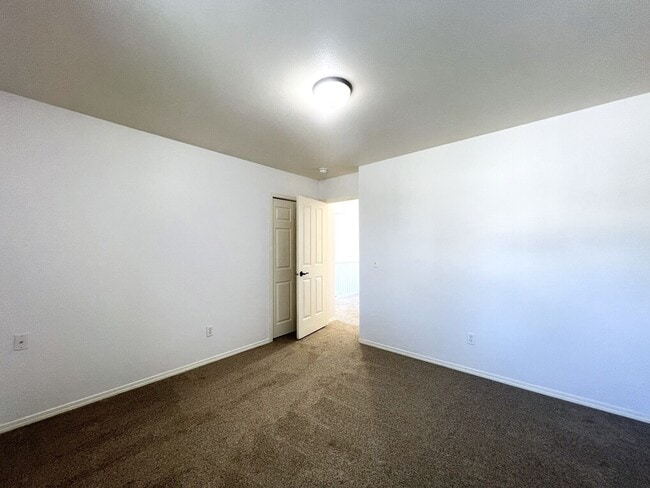 Building Photo - 5851 N Cobbler Ln
