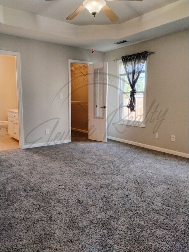 Building Photo - ON SPECIAL! THIS PROPERTY HAS A 1/2 OFF TH...