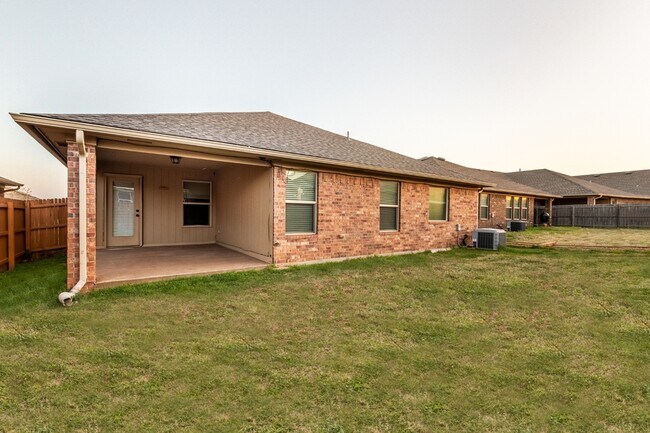 Building Photo - 2609 NW 183rd St
