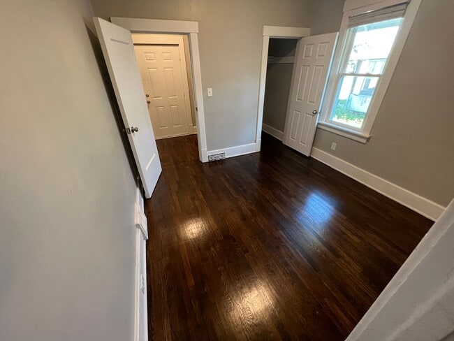 Building Photo - Remodeled 2BR+ Home in Adams Park!