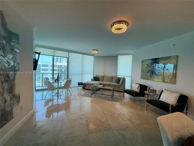 Building Photo - 3101 S Ocean Dr
