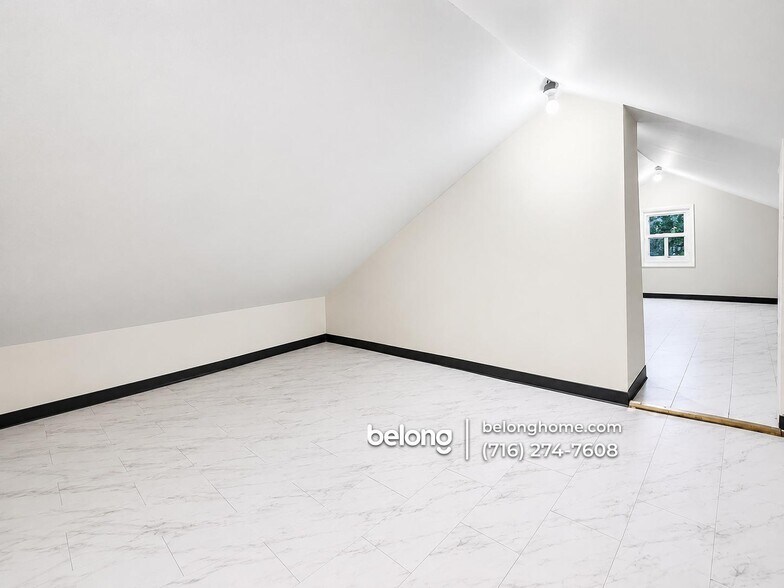 Building Photo - 2207 Linwood Ave