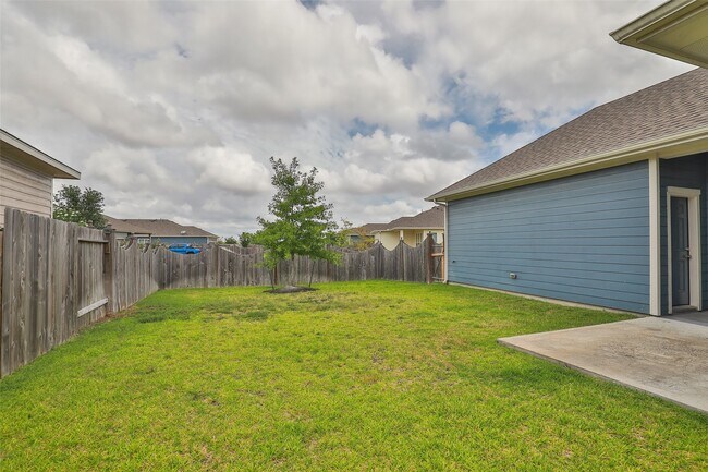 Building Photo - 18506 Gunda Heights Dr
