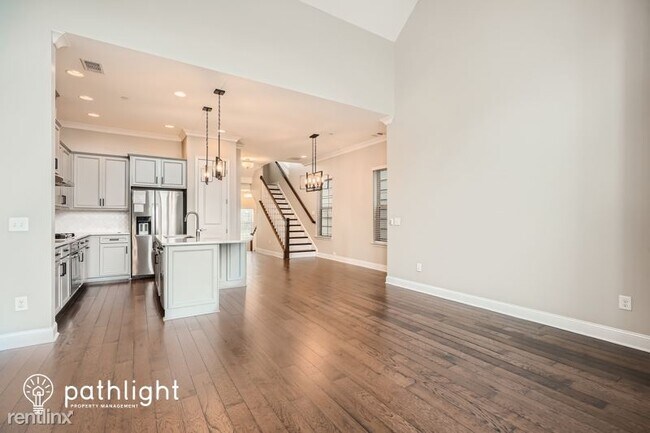 Building Photo - 3 br, 3 bath House - 1068 Moorewood Lane UNIT