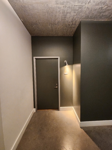 Building Photo - 411 NW Flanders St