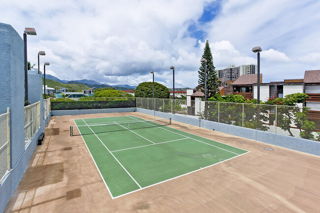 Building Photo - Mountain Views from Pet-Friendly Windward ...