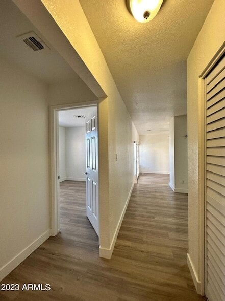 Building Photo - 8787 E Mountain View Rd