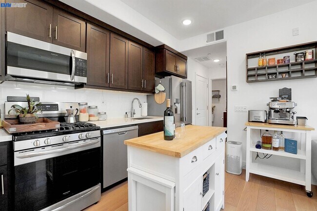 Building Photo - 29438 Urbia Way