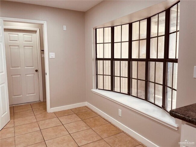 Building Photo - 21 Bluebird Ave