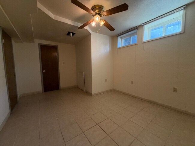 Building Photo - 1208 S Florence Pl