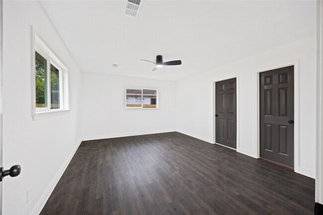 Building Photo - 125 Bolden St