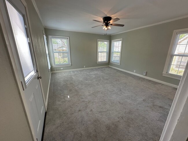 Building Photo - 514 E Charnwood St