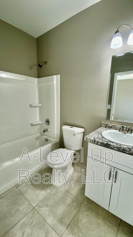 Building Photo - 1506 E 28th St