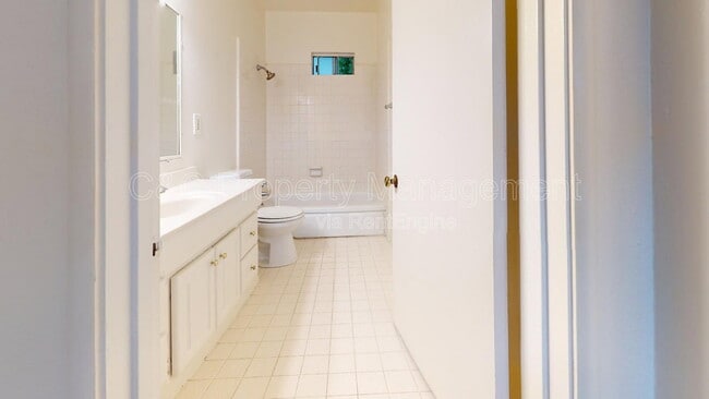 Building Photo - 857 Pacific St