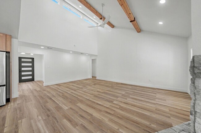 Building Photo - 4001 Bullock Dr