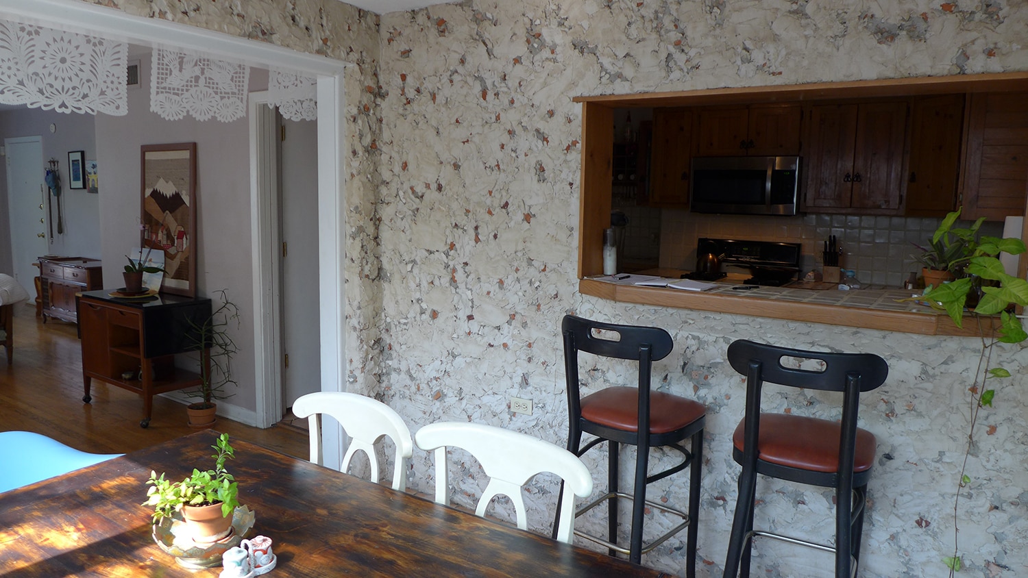 Building Photo - 310 West Mistletoe Avenue