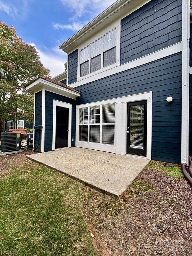 Building Photo - 17557 Tuscany Ln