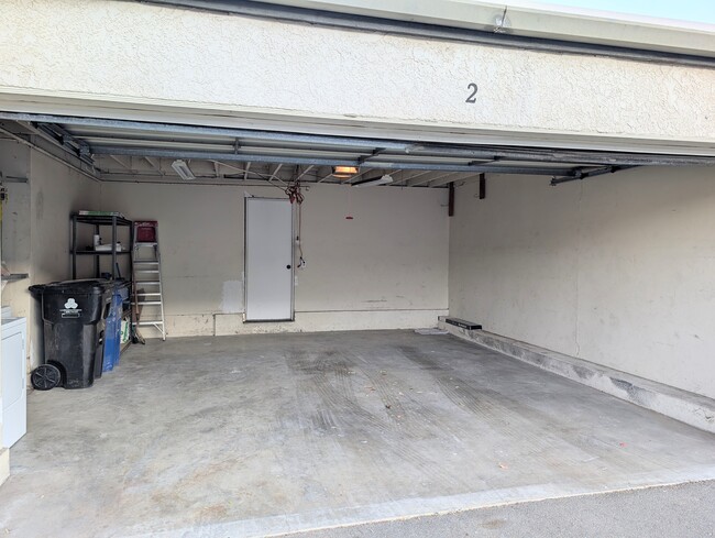 2-car garage with washer and dryer - 19050 Kittridge St