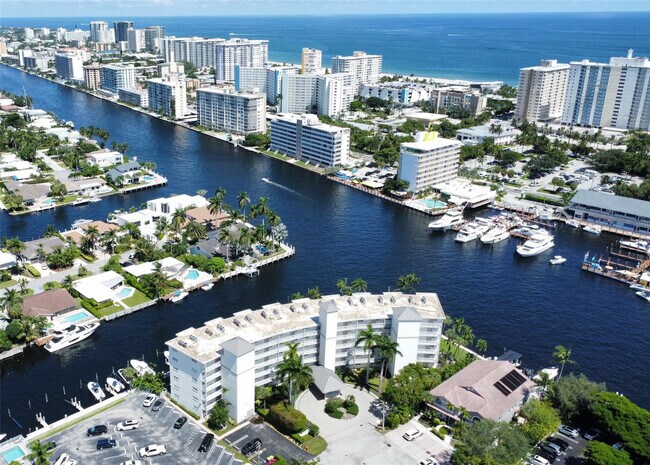 Building Photo - 140 NE 28th Ave