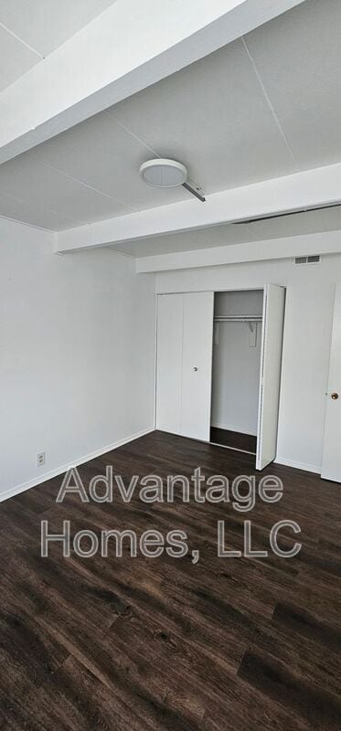 Building Photo - 938 N 71 St