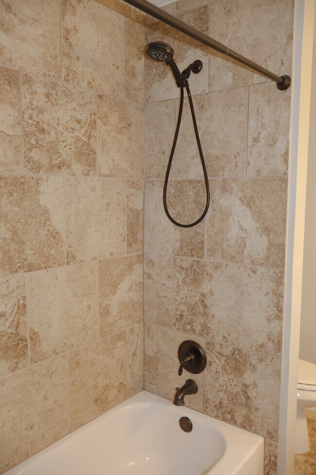 Building Photo - 9613 Westview Dr