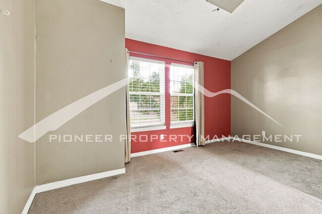 Building Photo - 4230 E 94th Ave