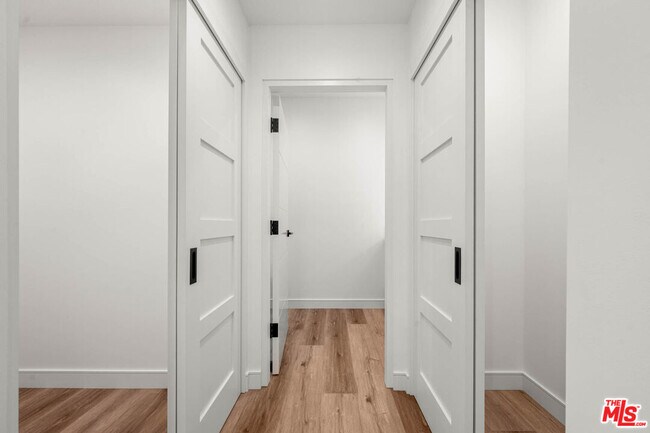 Building Photo - 1920 S Sherbourne Dr