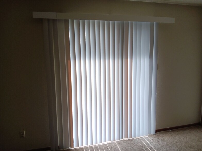 Building Photo - 309 Cedarview Ct