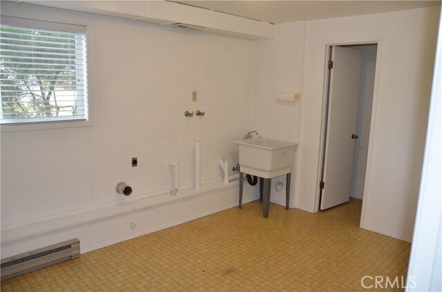 Building Photo - 3700 Beazer Rd