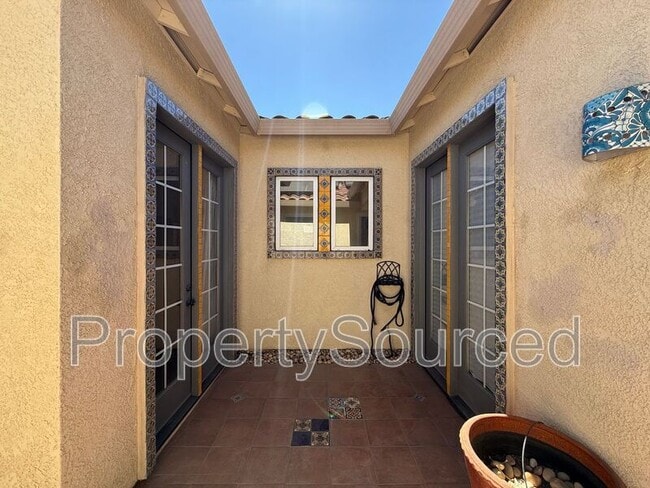 Building Photo - 523 Ruess Rd