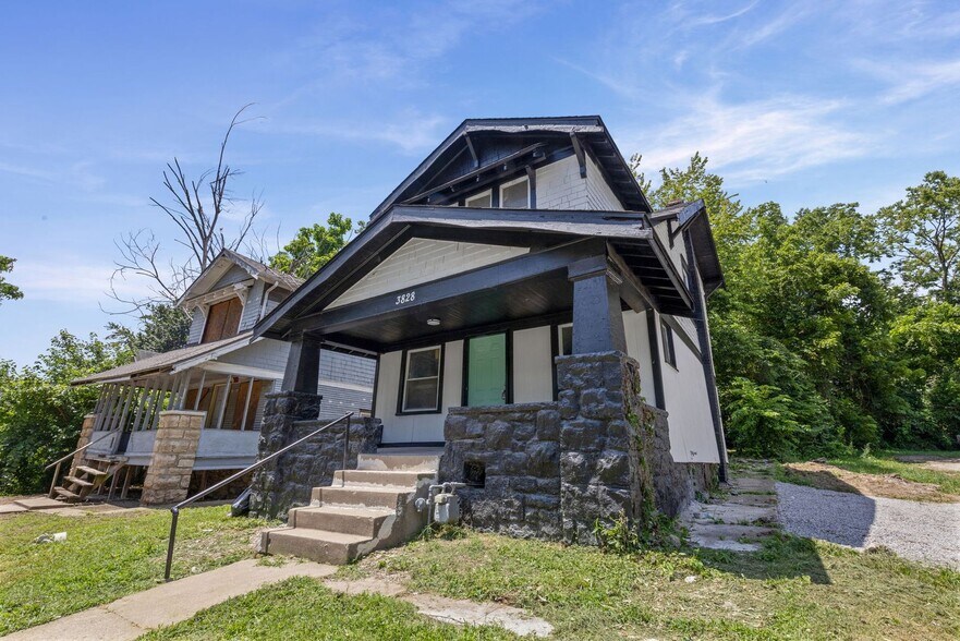 Building Photo - 3828 Chestnut Ave