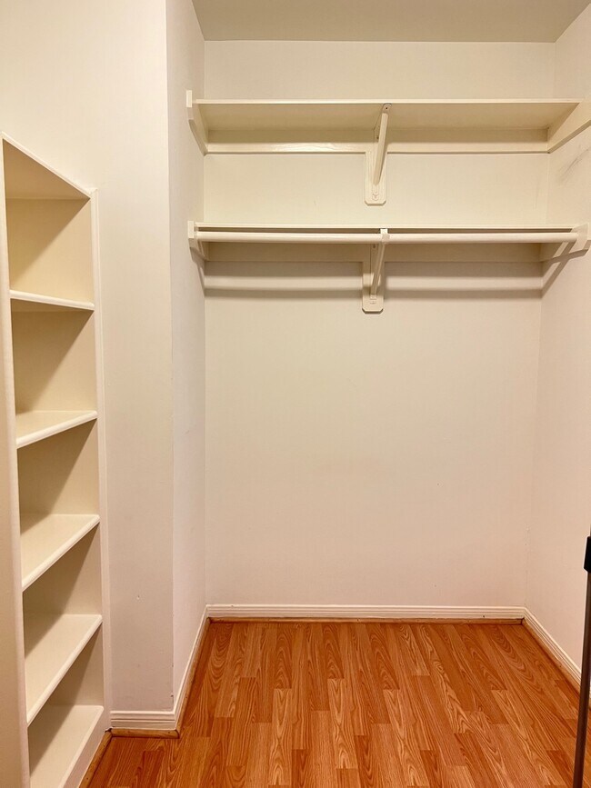 Building Photo - 1802 Hickory Hill Ct