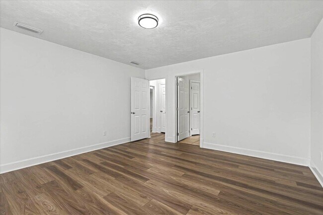 Building Photo - 2464 Elfinwing Ln