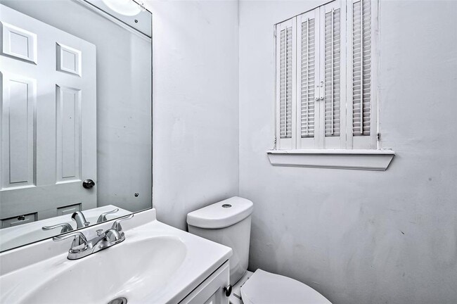 Building Photo - 5319 S Braeswood Blvd