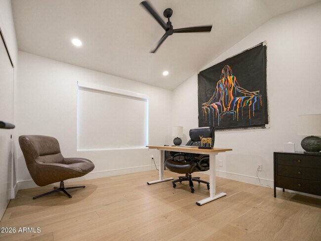 Building Photo - 2024 E Granite View Dr