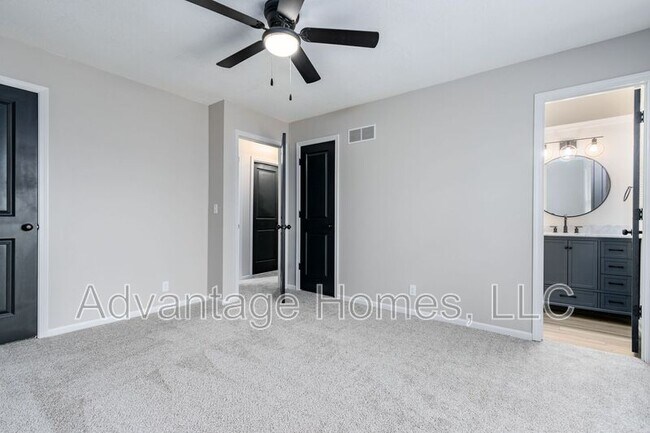 Building Photo - 1913 S Lennox Dr