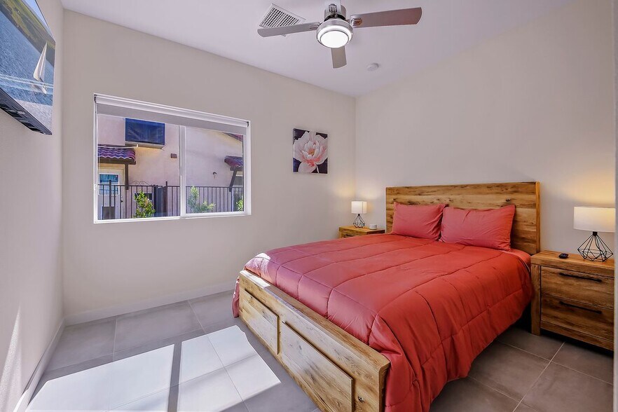 Building Photo - 9190 Puesta Del Sol