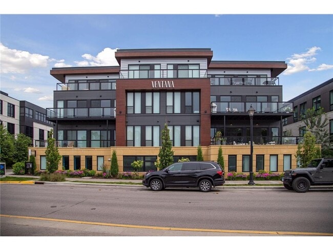 Building Photo - 253 Lake St E