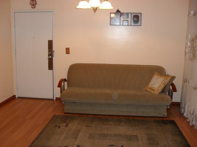 Building Photo - 7 Cypress Rd