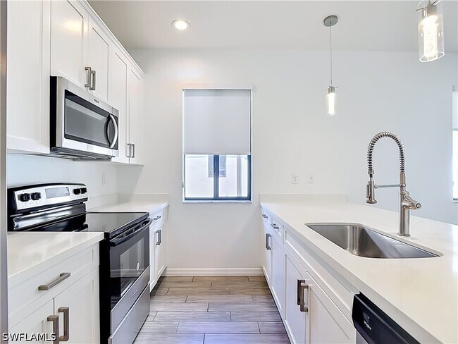 Building Photo - 5045 Arancia Ln