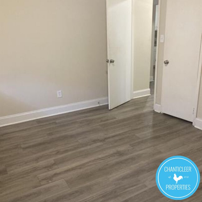 Building Photo - 115 Florence St