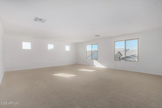 Building Photo - 15138 W Hadley St