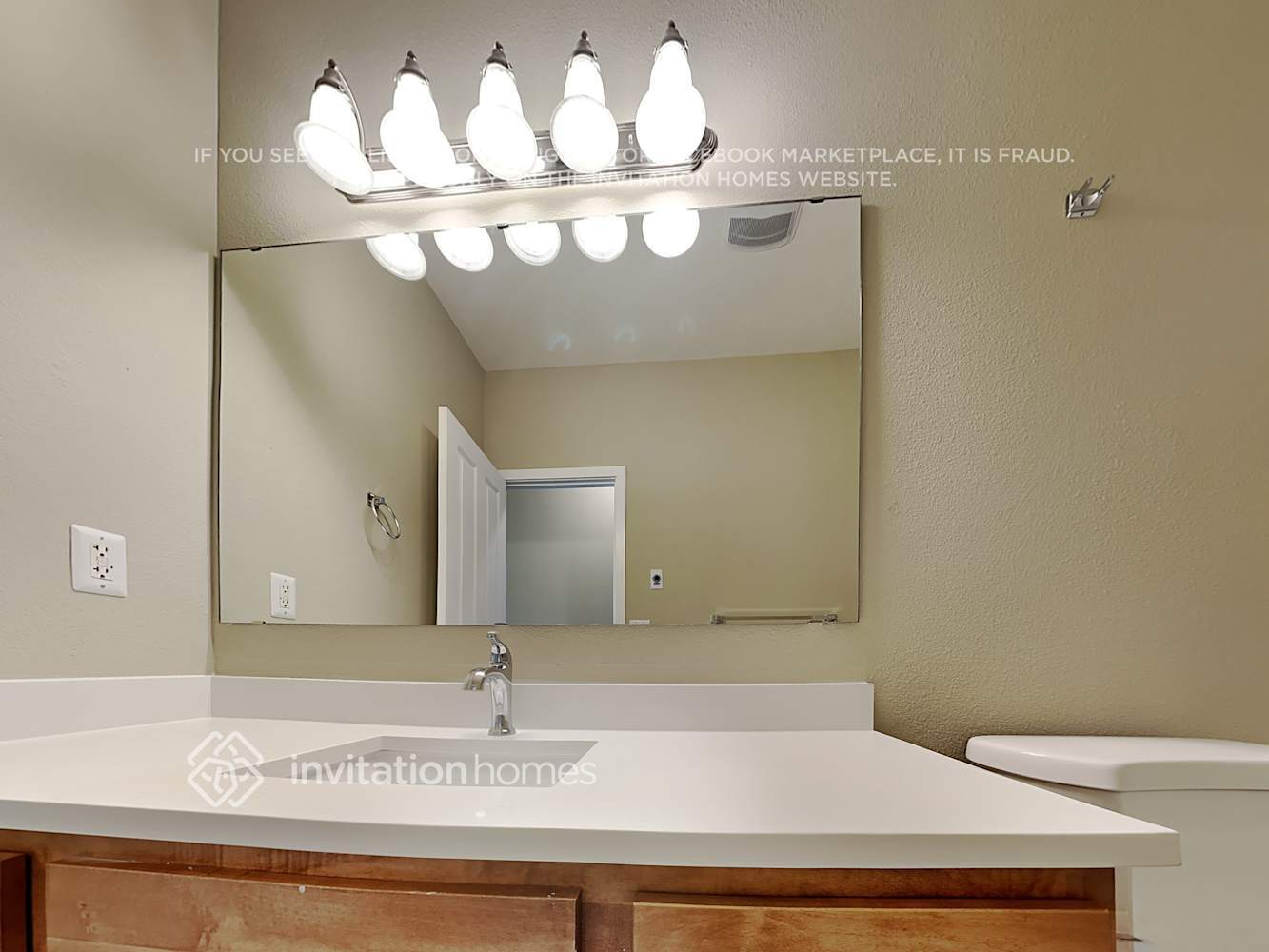 Building Photo - 9208 Periwinkle Loop NE