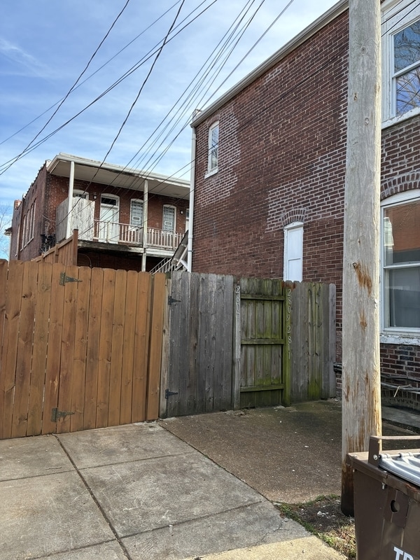 Building Photo - 3557 California Ave